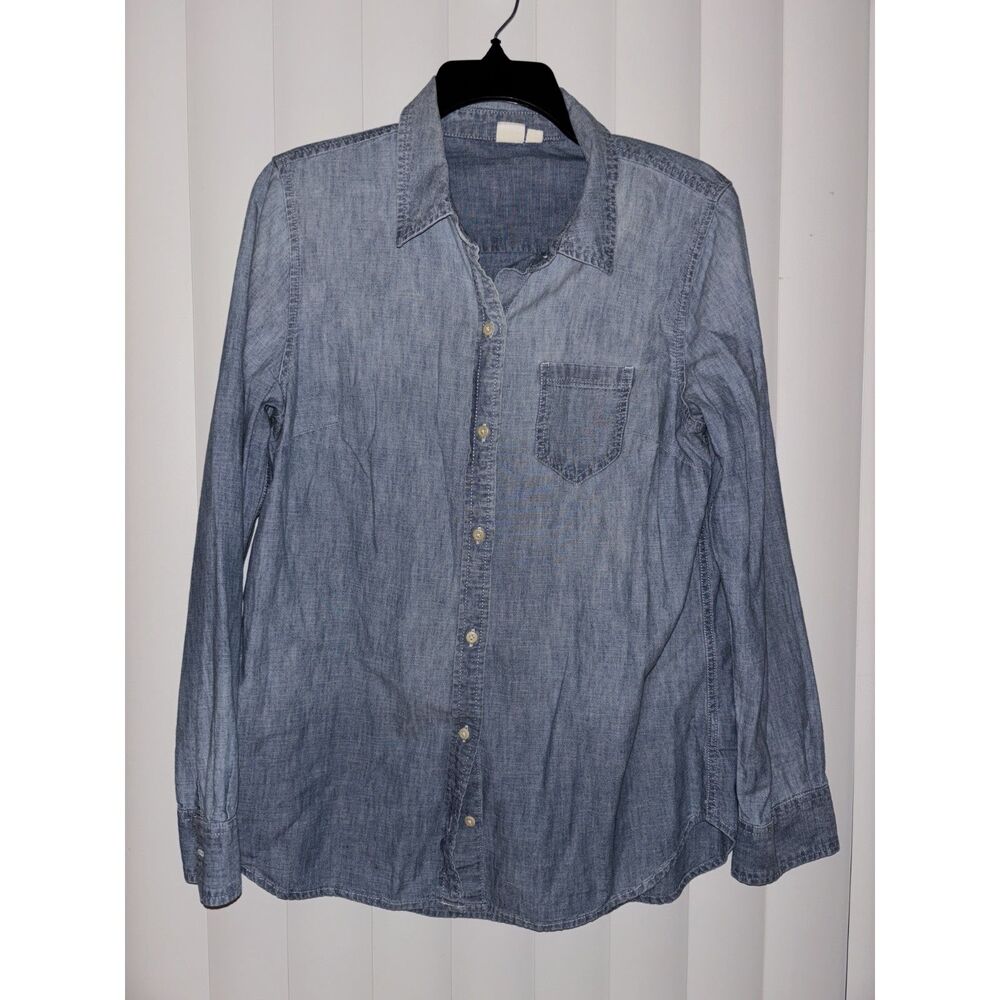 Gap Women's Classic Denim Button-Up Shirt Medium